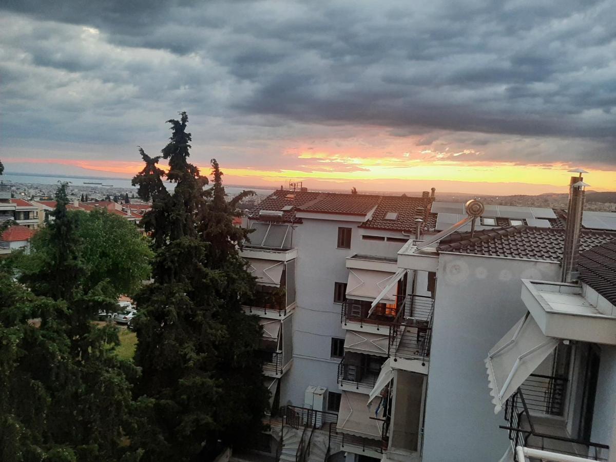Όμορφο Διαμέρισμα- Σοφίτα Με Υπέροχη Θεα Saloniki Zewnętrze zdjęcie